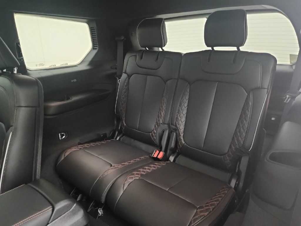 New 2026 Jeep Grand Cherokee L Summit w/ Obsidian Package AWD/4WD image 31