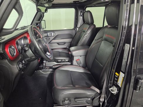 Used 2023 Jeep Wrangler Unlimited Rubicon w/ Cold Weather Group AWD/4WD image 10
