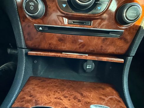 Used 2012 Chrysler 300 Limited image 23