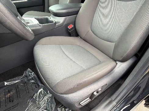 Certified 2025 Toyota RAV4 XLE FWD image 19