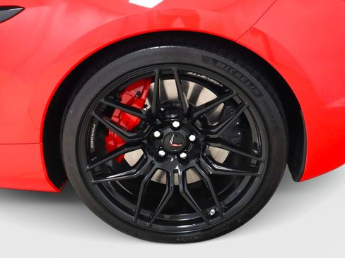 Used 2024 Chevrolet Corvette Z06 RWD image 9