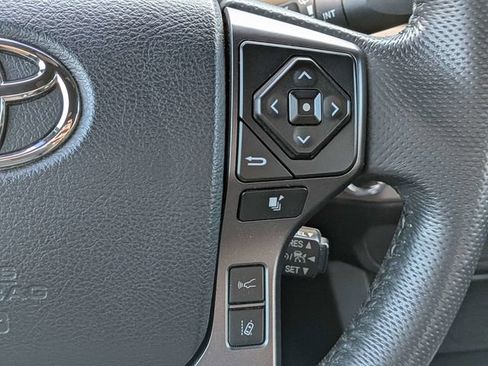 Used 2018 Toyota Tacoma TRD Off-Road AWD/4WD image 26