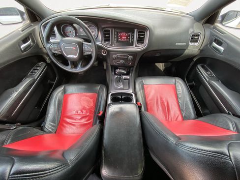 Used 2015 Dodge Charger SE w/ Sport Appearance Group image 3
