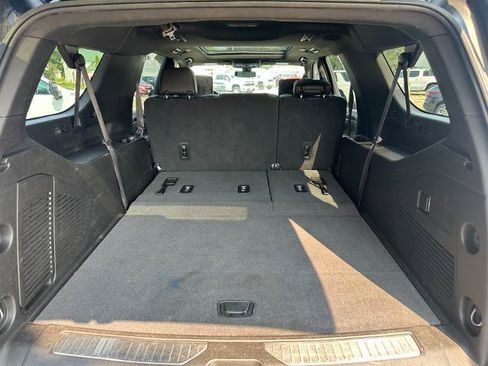 Used 2021 Chevrolet Suburban RST AWD/4WD image 17