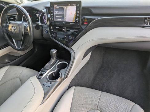 Used 2021 Toyota Camry XLE image 33