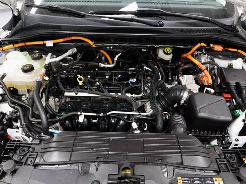 Certified 2024 Ford Escape SE w/ PHEV Premium Package image 18