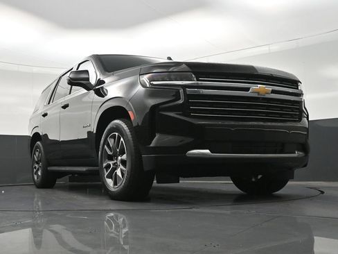 Used 2023 Chevrolet Tahoe LT w/ Luxury Package RWD image 30