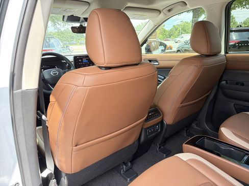 New 2026 Nissan Pathfinder Platinum w/ Cargo Package FWD image 24