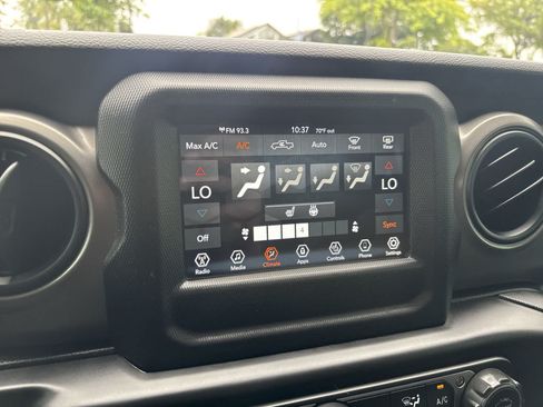Used 2022 Jeep Gladiator Sport AWD/4WD image 20
