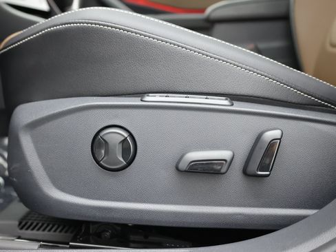 Used 2026 Volkswagen Jetta SEL FWD image 19