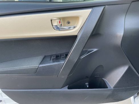 Used 2017 Toyota Corolla LE image 21