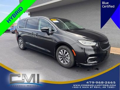 Used 2023 Chrysler Pacifica Touring-L
