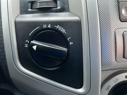 Used 2011 Toyota Tacoma 4x4 Double Cab w/ SR5 Pkg #2 image 32