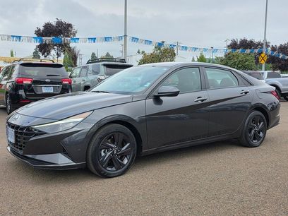 Used 2023 Hyundai Elantra SEL w/ Cargo Package