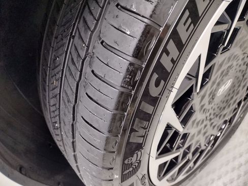 Certified 2023 Hyundai Ioniq 5 Limited w/ Cargo Package image 7