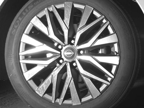 Used 2025 Nissan Altima 2.5 SV image 13