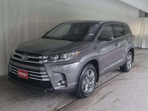 Used 2019 Toyota Highlander Limited Platinum AWD/4WD image 23