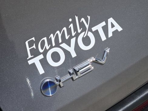 Used 2026 Toyota Sienna XLE FWD image 9