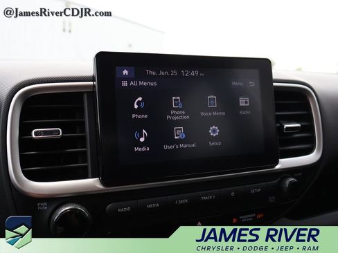 Used 2025 Hyundai Venue SEL FWD image 35