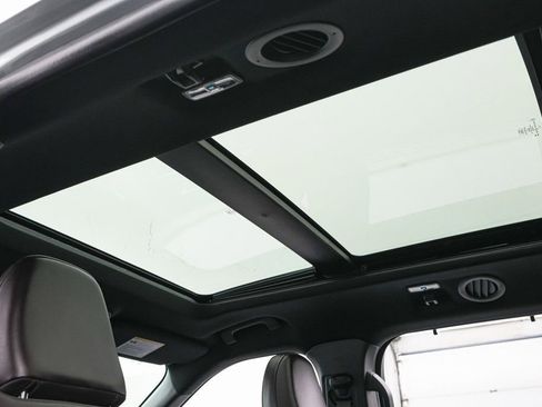 Certified 2025 Ford Explorer Platinum image 21