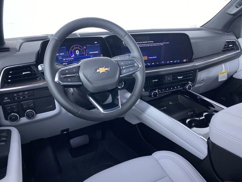 New 2025 Chevrolet Tahoe Premier image 2