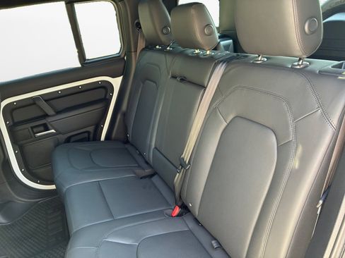 Certified 2025 Land Rover Defender 110 X-Dynamic SE AWD/4WD image 12