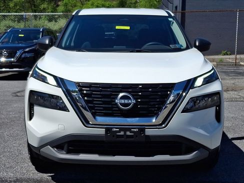 Used 2023 Nissan Rogue S AWD/4WD image 2