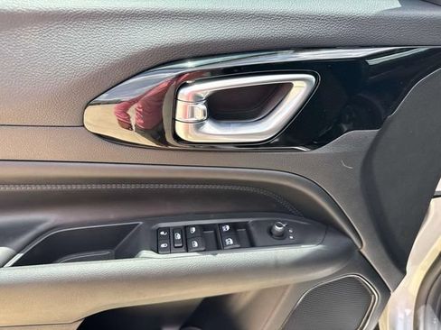 New 2026 Jeep Compass Latitude AWD/4WD image 22