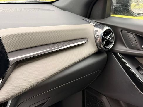 New 2027 Chevrolet Equinox LT w/ Convenience Package II FWD image 17