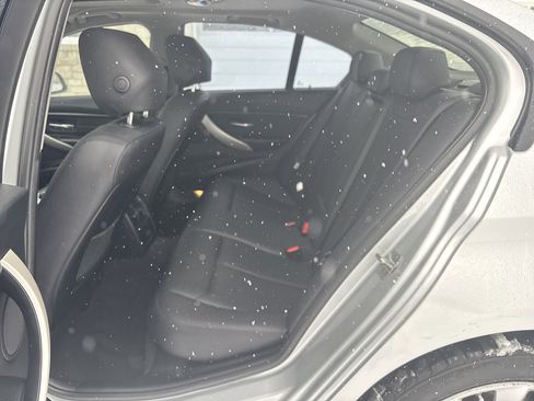 Used 2018 BMW 320i xDrive Sedan w/ Convenience Package image 32