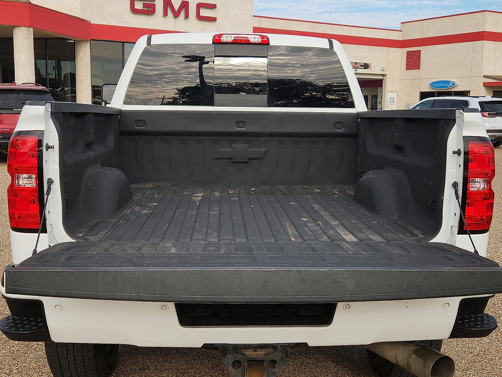 Used 2017 Chevrolet Silverado 2500 High Country w/ Duramax Plus Package AWD/4WD image 11