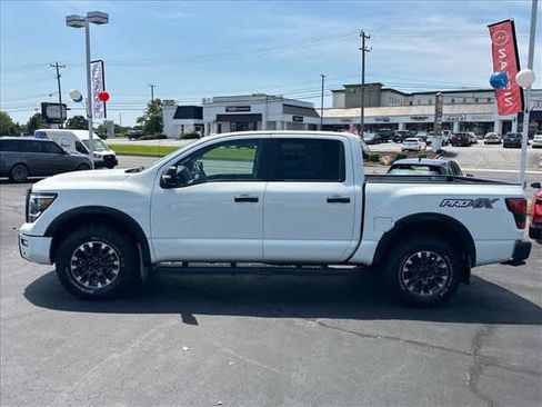 Used 2021 Nissan Titan PRO-4X w/ Pro-4x Convenience Package AWD/4WD image 7