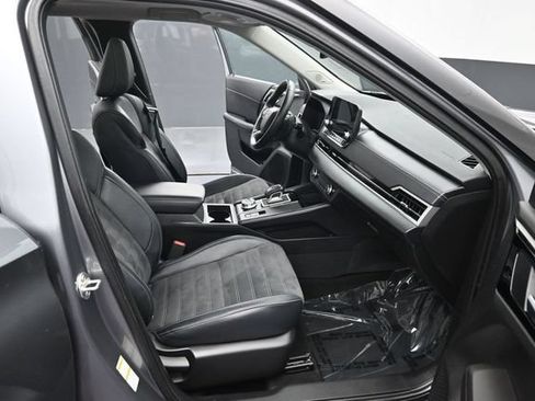 Used 2024 Mitsubishi Outlander SE AWD/4WD image 34