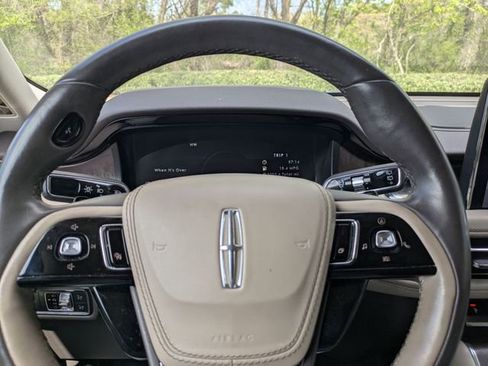 Used 2020 Lincoln Aviator Reserve w/ Equipment Group 202A AWD/4WD image 15