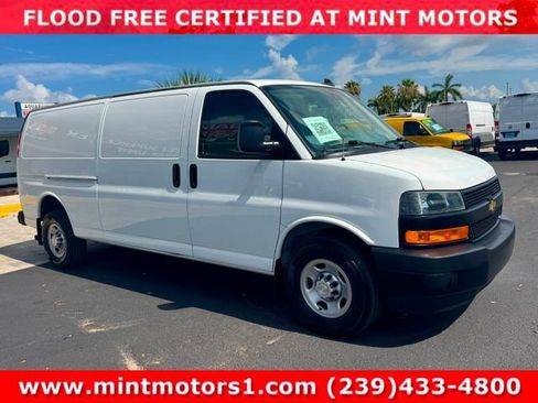 Used 2019 Chevrolet Express 3500 Extended w/ Driver Convenience Package RWD image 10