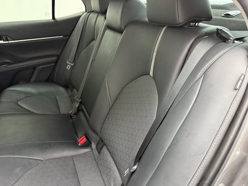 Used 2021 Toyota Camry XSE image 9