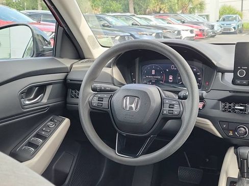 Certified 2025 Honda Accord SE image 3