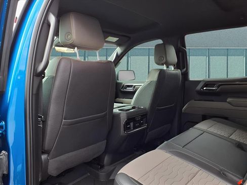 Used 2023 Chevrolet Silverado 1500 ZR2 w/ Technology Package image 12