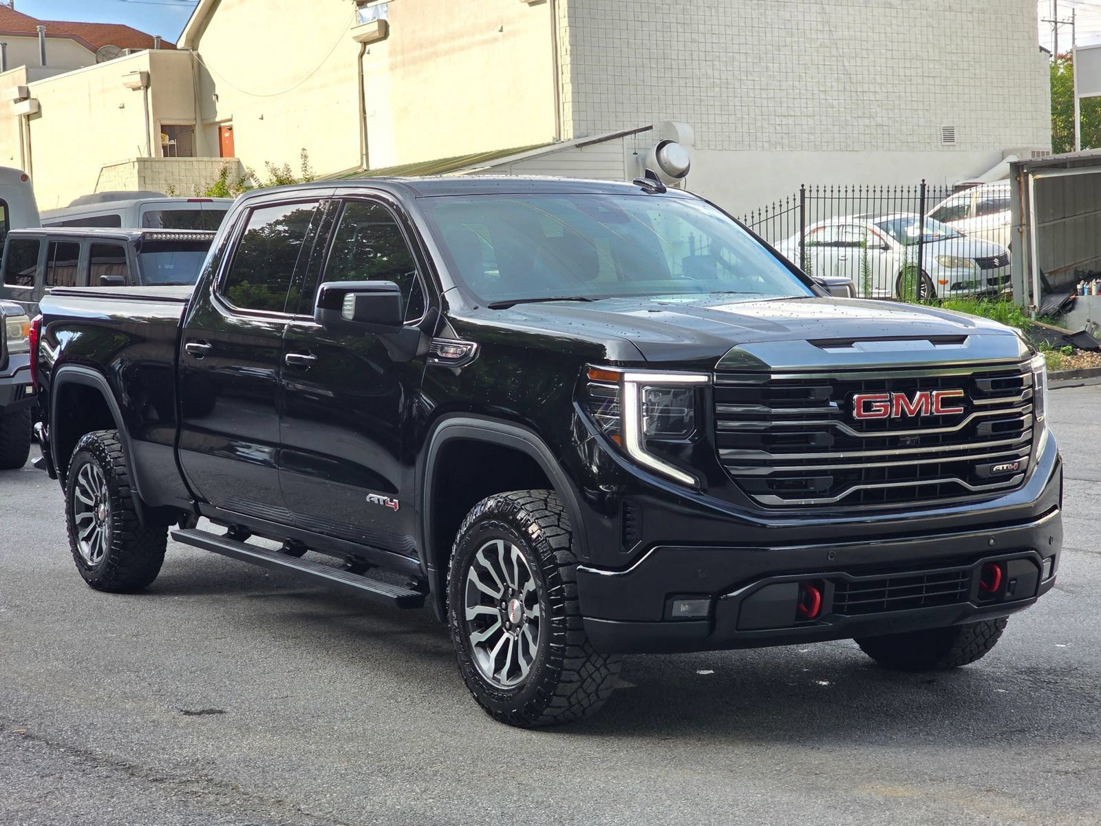 Used 2023 GMC Sierra 1500 AT4 AWD/4WD image 9