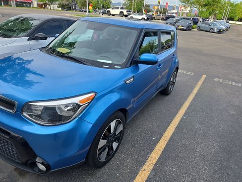 Used 2016 Kia Soul + w/ Designer's Package FWD image 8