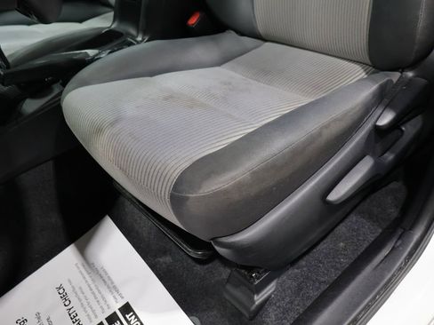 Used 2014 Toyota RAV4 LE AWD/4WD image 11