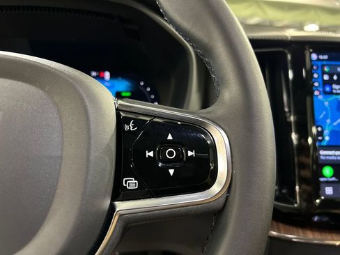 Certified 2023 Volvo XC60 T8 Ultimate w/ Climate Package AWD/4WD image 13