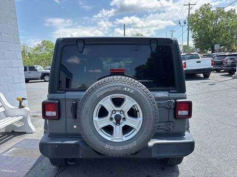 Used 2018 Jeep Wrangler Unlimited Sport S AWD/4WD image 5