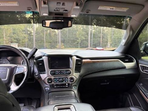 Used 2019 GMC Yukon Denali image 9