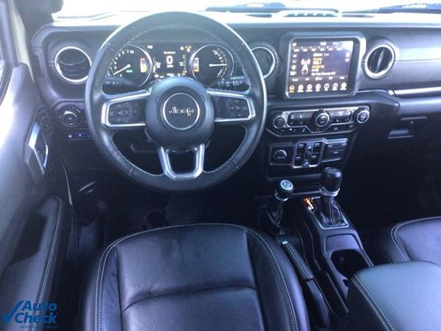 Used 2022 Jeep Wrangler Unlimited Sahara w/ Cold Weather Group image 18