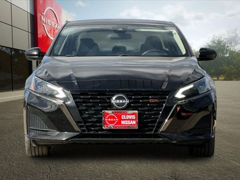 Used 2024 Nissan Altima 2.5 SR FWD image 11