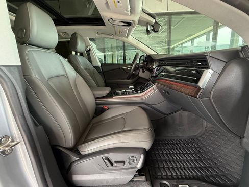Used 2019 Audi Q8 Prestige AWD/4WD image 25