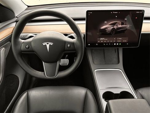 Used 2023 Tesla Model Y Performance image 12