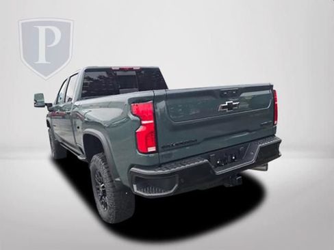 New 2026 Chevrolet Silverado 2500 ZR2 w/ LPO, Dark Essentials Package AWD/4WD image 8