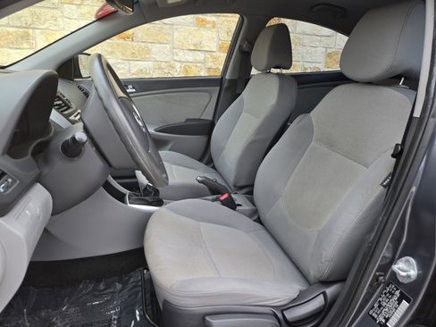 Used 2013 Hyundai Accent GLS image 5